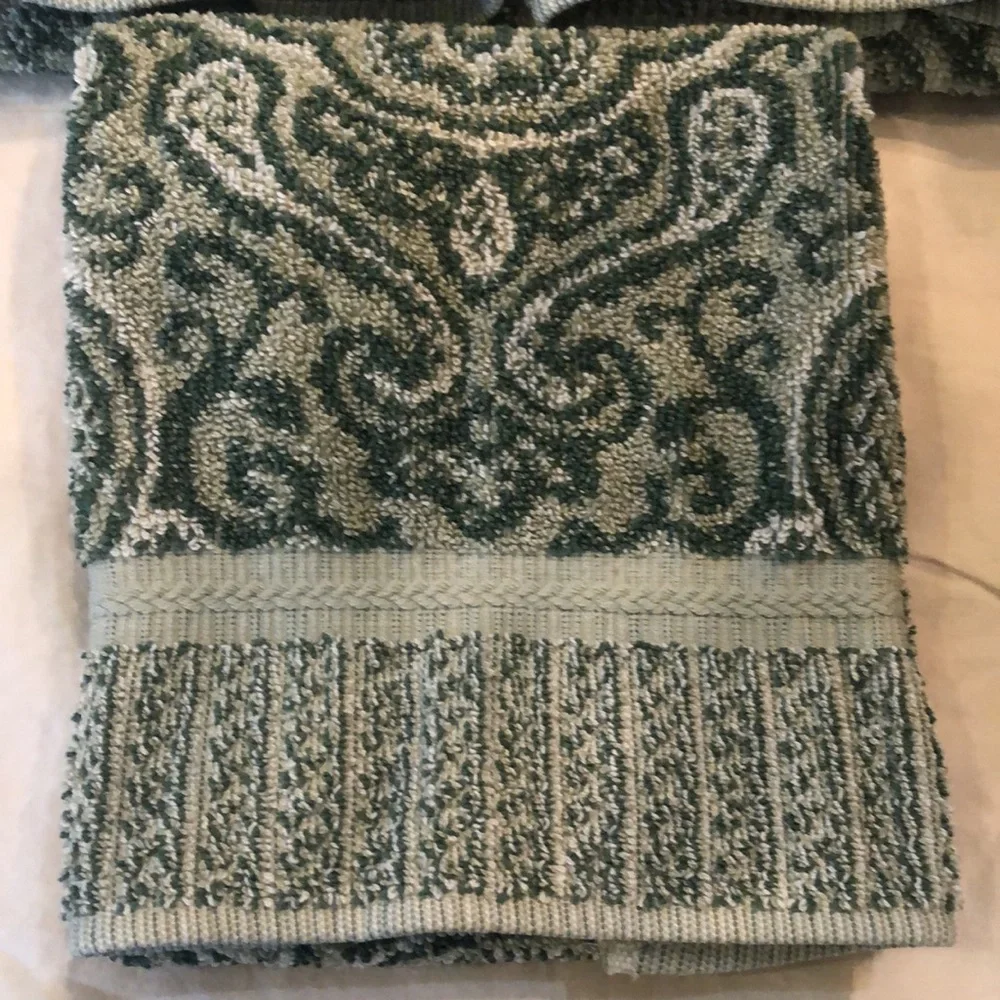 🌿Fieldcrest 4, charisma vintage classic medallion damask print large hand towels